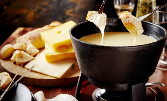Fondue au fromage
						        
