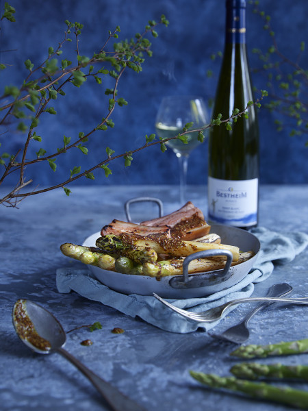 Pinot blanc x asperges roties, lard grillé
	                        