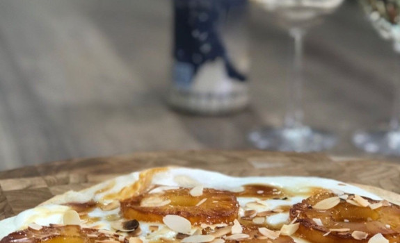 Tarte flambée sucrée
							        